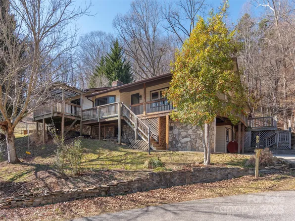 303 Miami Dr, Waynesville, NC 28785