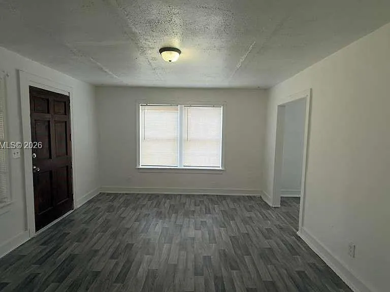 2748 Broadway Ave — Photo 30