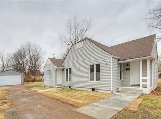 616 S Maple St, Nowata, OK 74048
