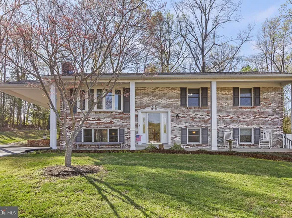 37995 Seneca Ct, Charlotte Hall, MD 20622