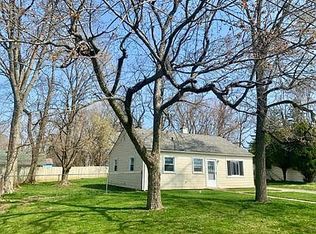 1607 Beech St, Valparaiso, IN 46383