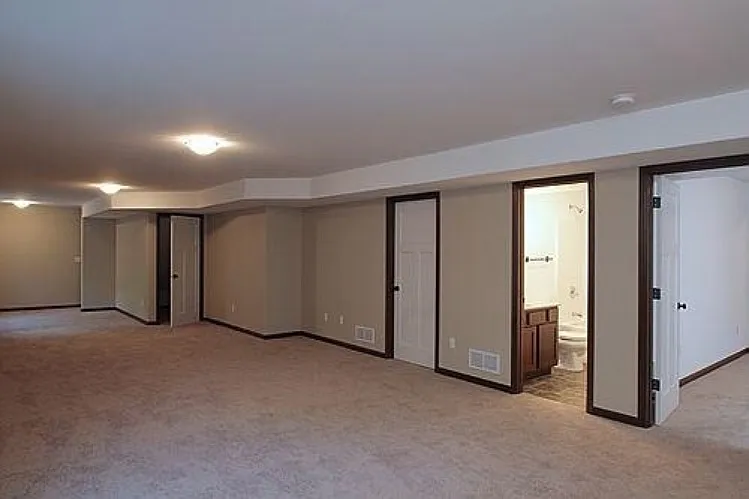 2054 Mackinaw Dr — Photo 6