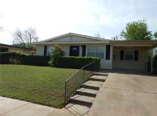628 Bluebonnet Dr, Hurst, TX 76053