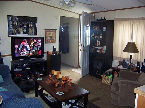 Spacious living room