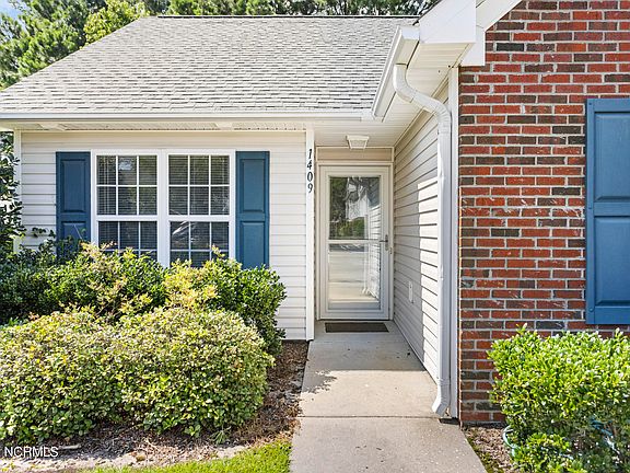 4th image of 1409 Willoughby Park Court