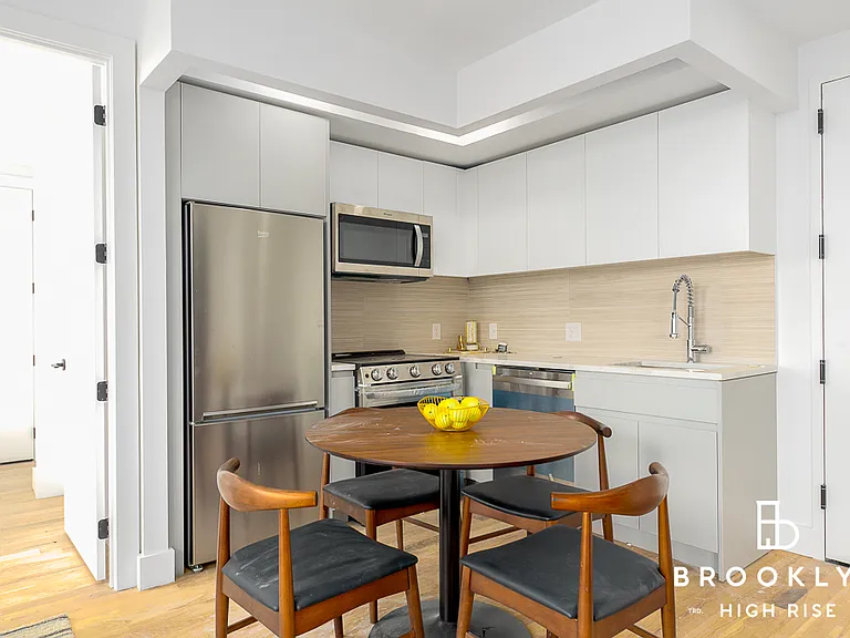 2667 Fulton St #6G — Photo 4