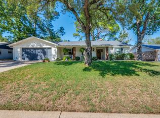 820 Overhill Dr, Hurst, TX 76053