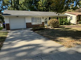 105 Greenleaf Dr, Normal, IL 61704