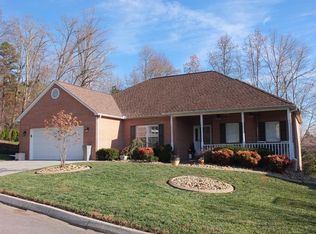 1856 Pinestraw Ln, Knoxville, TN 37932