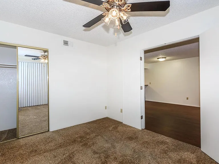 Rio Cancion Apartments — Photo 37