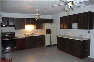 2nd image of 3220 Lake Ave