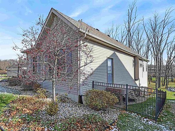 3rd image of 53114 Grassy Knoll Dr