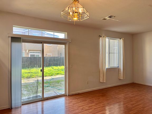 3rd image of 1734 Silvershire Dr