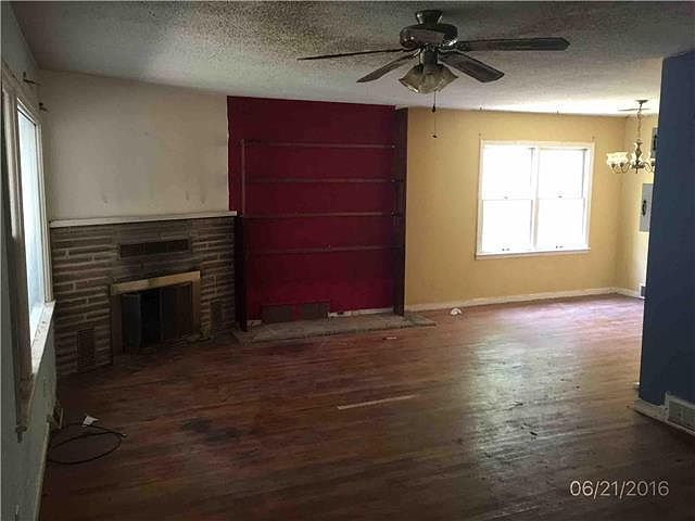 2nd image of 9710 Linwood Blvd