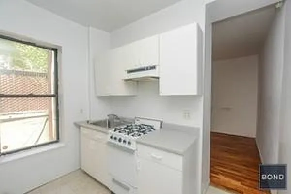 Rented by Bond New York | media 4