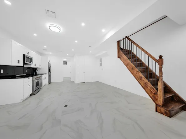 1085 Hancock Street image 26 of 37