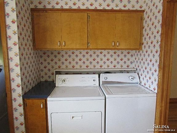 5th image of 621 S 12th St
