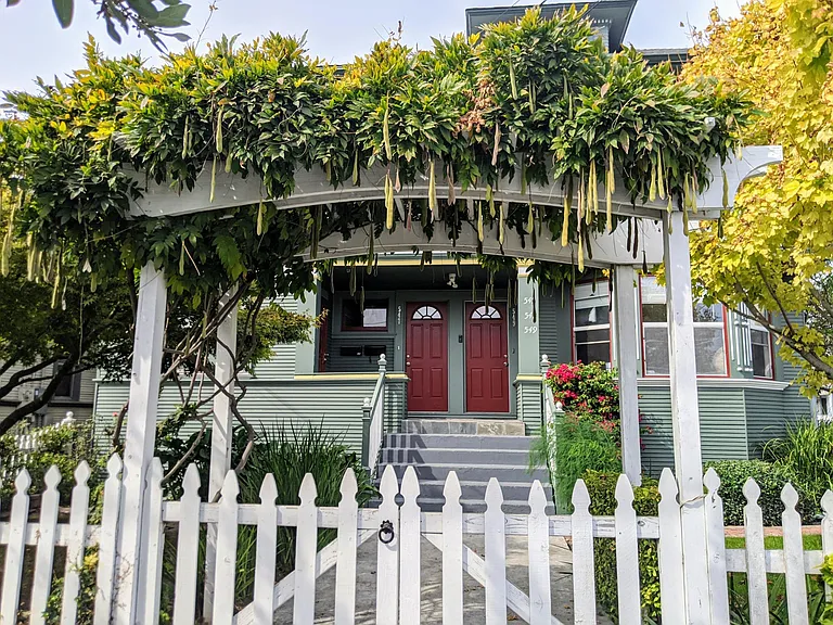 547 E Julian St — Photo 2