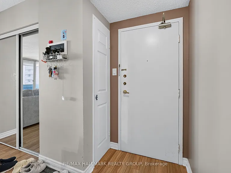 530 Laurier Ave W #1907 — Photo 6