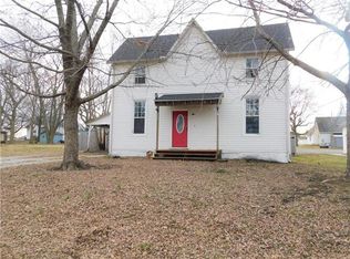 906 S Saint Louis St, Concordia, MO 64020