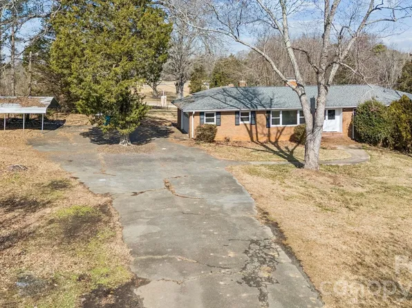 9525 Brief Rd, Charlotte, NC 28227