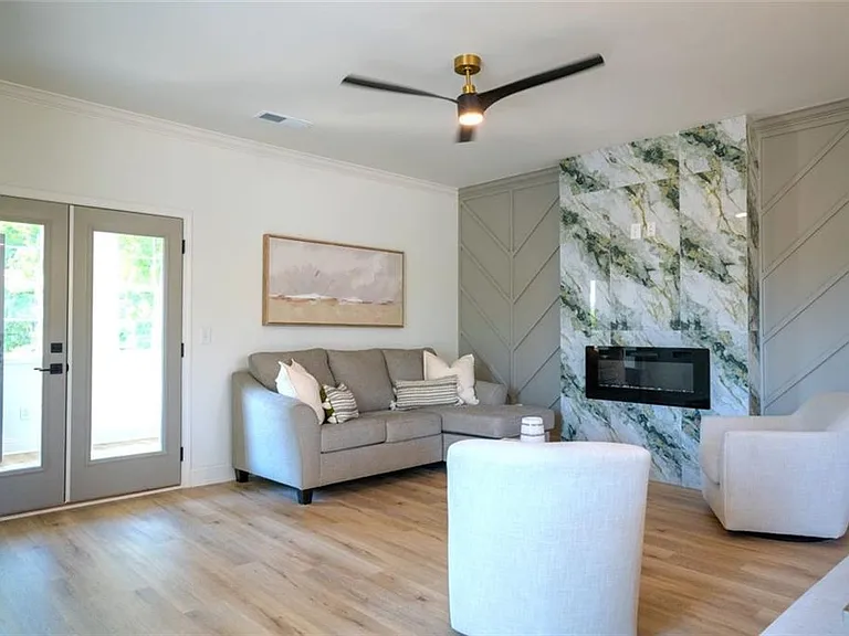 1325 Sydney Dr #5 — Photo 6