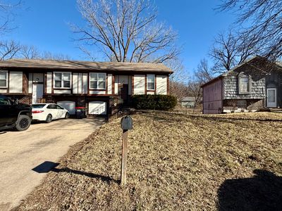 5913 NW Creekview Dr, Parkville, MO, 64152