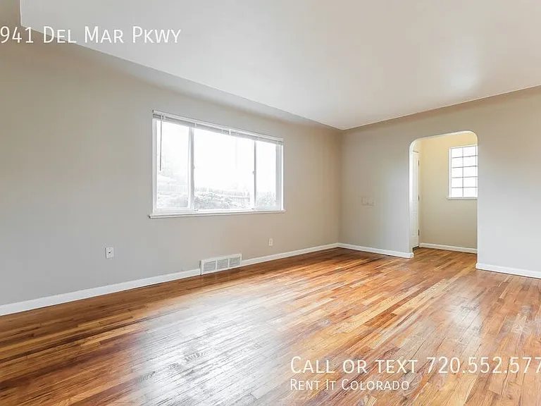 1941 Del Mar Pkwy — Photo 6