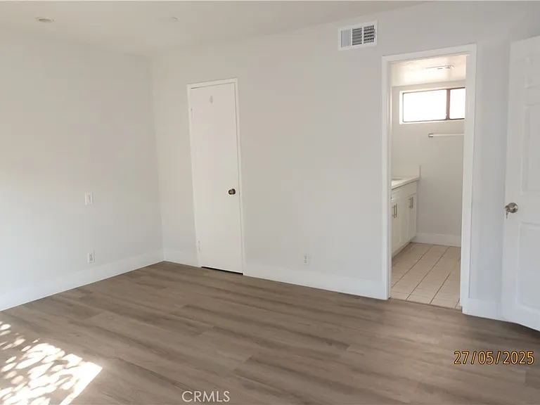 1064 S Garfield Ave — Photo 9