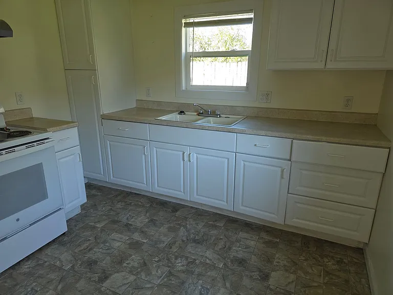 1804 Northcrest Dr — Photo 6