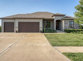 4316 S Stone Canyon Dr, Blue Springs, MO 64015