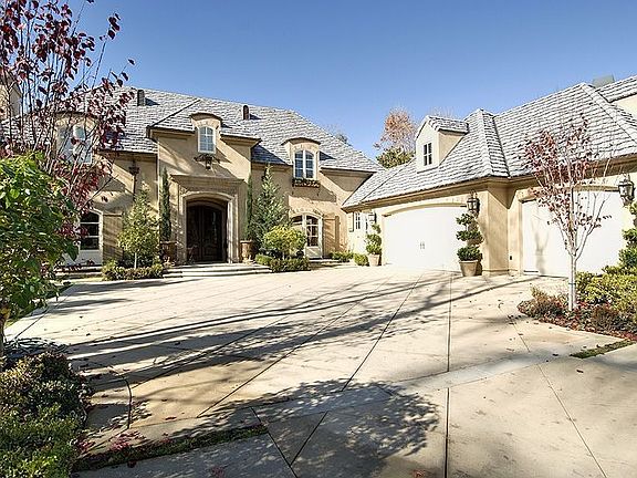 2nd image of 4363 Oakwood Ave