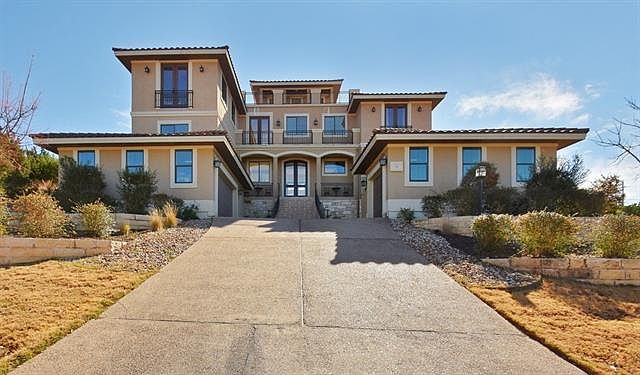 2nd image of 213 Golden Bear Dr