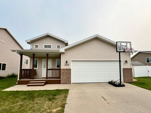 2638 54th Ave S, Fargo, ND 58104