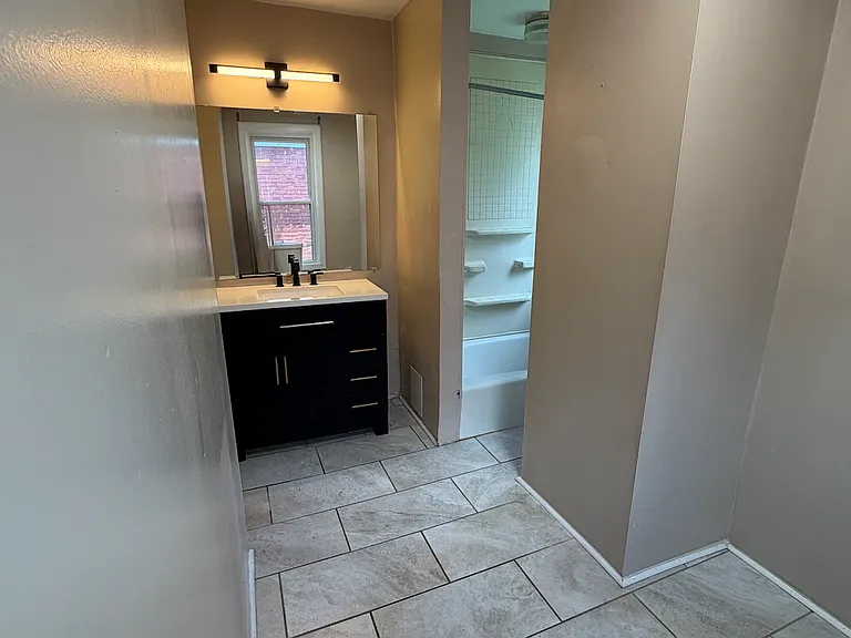 449 Ella St — Photo 6