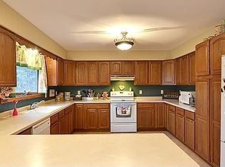 W1132 Hilltop Rd, Rubicon, WI 53078