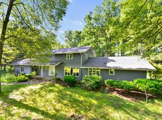 4894 Woodview Rd, Ravenna, OH 44266