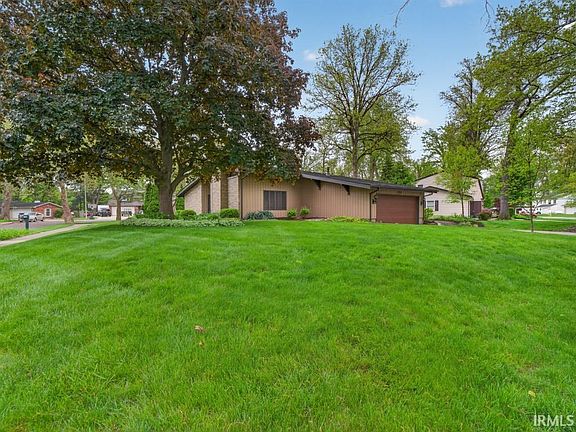 3rd image of 1723 Forest Downs Dr