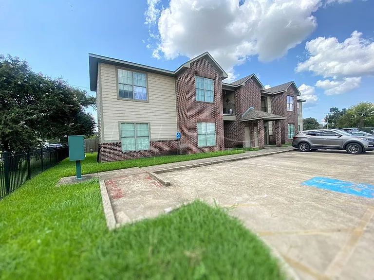 309 E Hale St — Photo 19