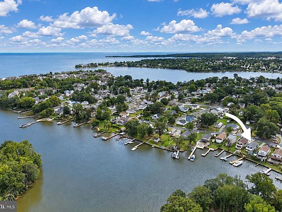 2nd image of 802 Waterview Dr