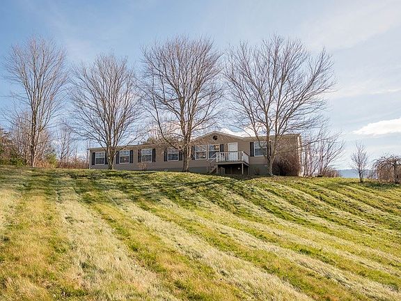 4th image of 892 Country Ln