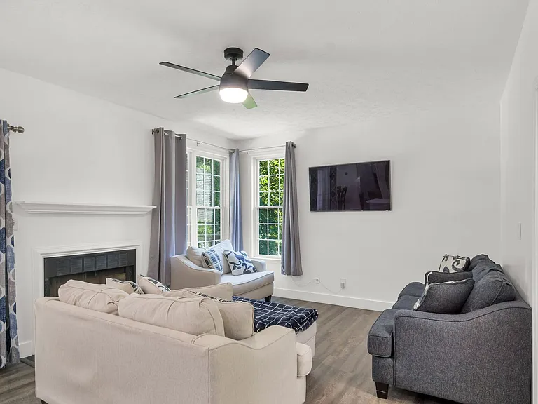 717 Lantern Pl — Photo 15