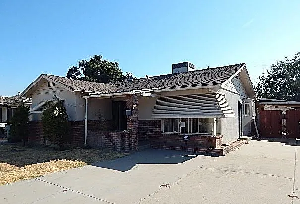 2371 S Eunice Ave photo 1