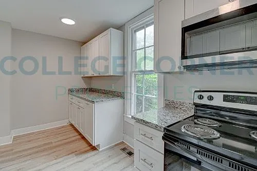 639 S Poplar St #C Photo 1