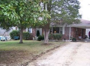 1327 Natchez Trace Rd, Camden, TN 38320