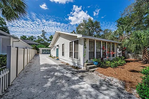 525 Bay St Photo 1