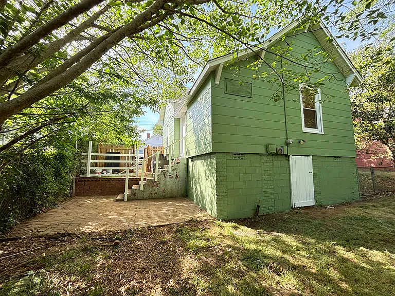 693 Maywood St — Photo 18