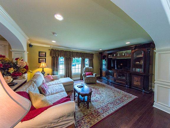 4th image of 3262 Starlake Dr
