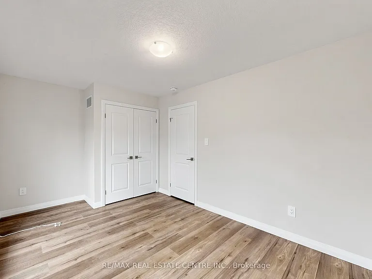 720 Grey St S #55 — Photo 43