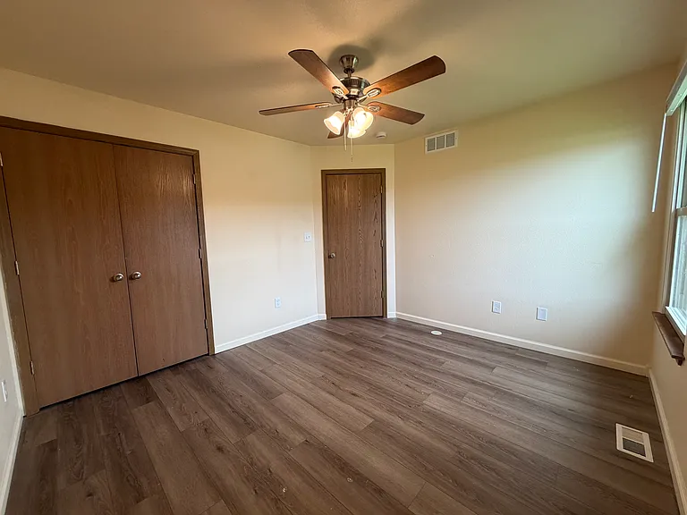 1418 Greensboro Dr — Photo 12
